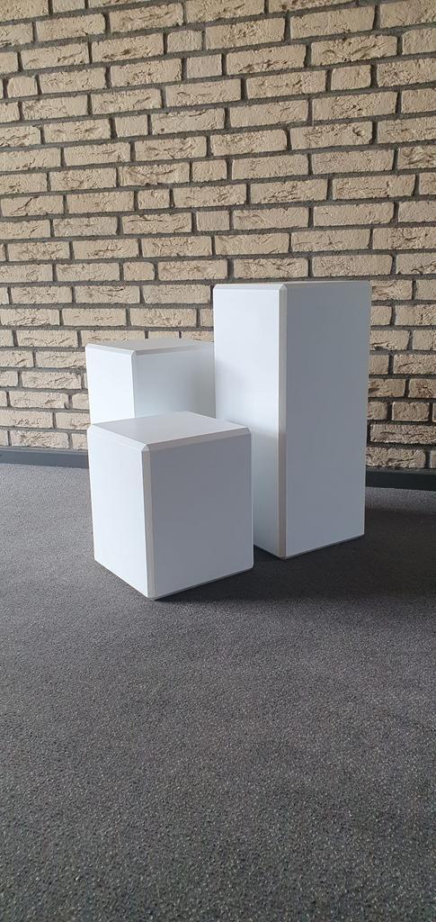 Sokkel/zuil met facetrand (setje van 3), Huis en Inrichting, Woonaccessoires | Zuilen en Pilaren, Nieuw, Ophalen of Verzenden