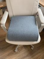 Grijze Zitkussen - Dynmc You, Huis en Inrichting, Woonaccessoires | Kussens, Ophalen of Verzenden, Nieuw, Grijs, Rechthoekig