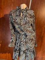 JUST DAI jurk met ceintuur maat L NIEUW 1 keer gedragen, Kleding | Dames, Jurken, Bruin, Maat 42/44 (L), Ophalen of Verzenden