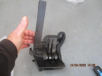 TOYOTA YARIS 1.5 Hybride Radiator beschermplaat rechts  beschikbaar voor biedingen