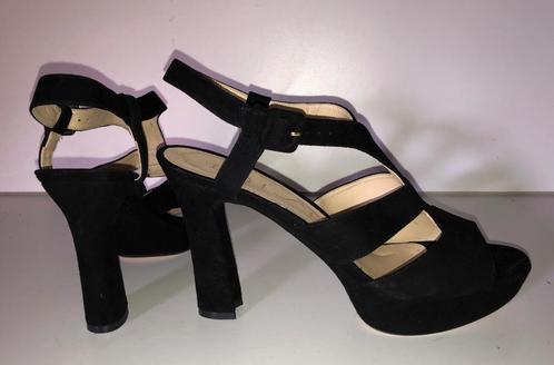 UNISA SEXY zwart suede/leer sandalette mt 41, Kleding | Dames, Schoenen, Zo goed als nieuw, Schoenen met hoge hakken, Zwart, Ophalen of Verzenden