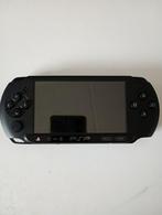 PSP E1004 (STREET) met 1 spelletje en oplader, Spelcomputers en Games, Spelcomputers | Sony PSP, Verzenden, Zo goed als nieuw
