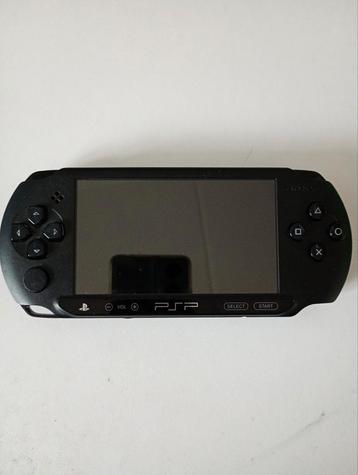 PSP E1004 (STREET) met 1 spelletje en oplader  beschikbaar voor biedingen