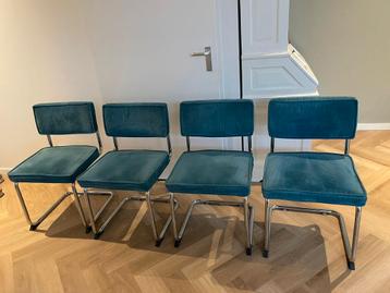 6 Blauwe Eetkamerstoelen beschikbaar voor biedingen