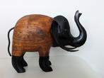 Hele mooie olifant van hout en metaal handgemaakt beeldje, Ophalen of Verzenden
