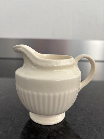 Wedgwood Edme melkkannetje / roonkannetje, klein model. beschikbaar voor biedingen