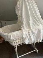 Wieg op wieltjes ( brocante), Kinderen en Baby's, Babywiegjes en Ledikanten, Ophalen of Verzenden, Gebruikt, Wieg