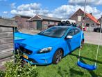 Volvo V40 1.6 D2 R-design 2013 Blauw, Auto's, Voorwielaandrijving, 28 km/l, Zwart, 4 cilinders