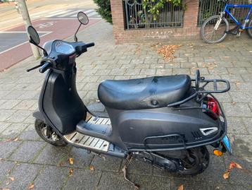 Mooie Scooter te Koop! beschikbaar voor biedingen