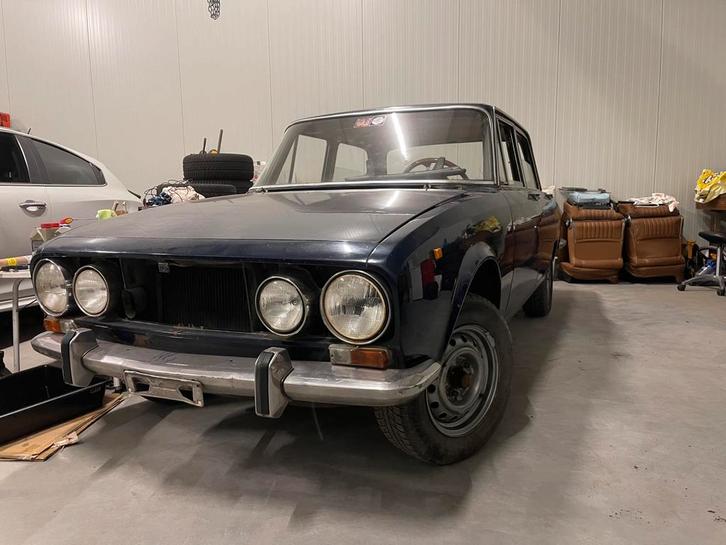 1969-70 Alfa Romeo 1750 Berlina Opknapper, Auto's, Oldtimers, Particulier, Alfa Romeo, Benzine, Sedan, Handgeschakeld, Blauw, Beige