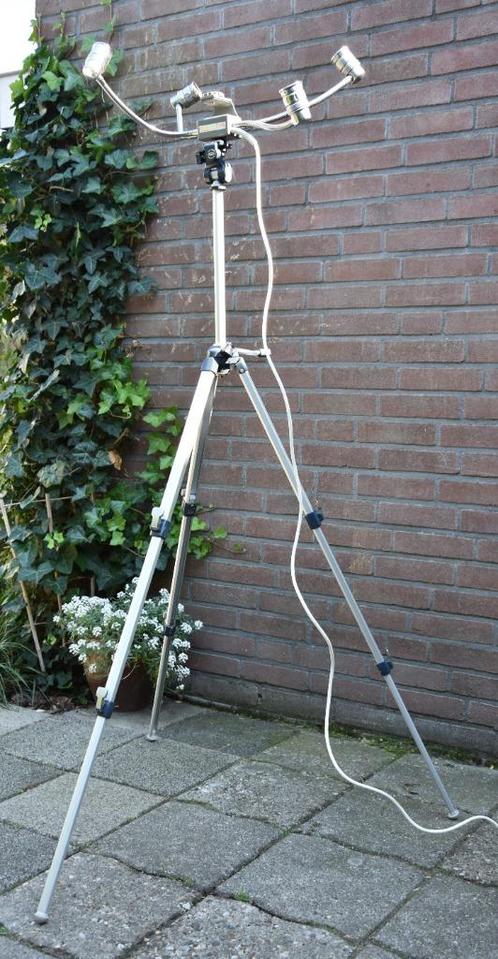Vintage Vloerlamp ( Instelbare hoogte), Huis en Inrichting, Lampen | Vloerlampen, Gebruikt, 100 tot 150 cm, Glas, Kunststof, Metaal