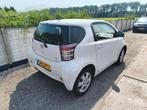 Toyota IQ 1.0 2010 Wit, Auto's, 4 stoelen, Origineel Nederlands, Handgeschakeld, 3 cilinders