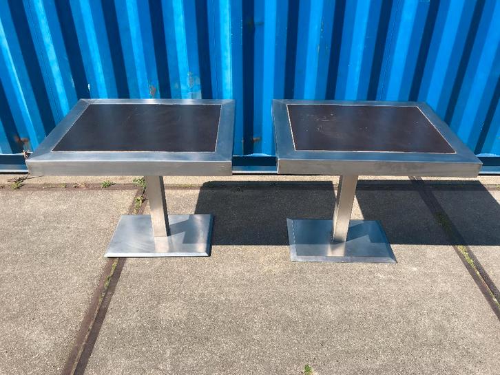 2 stuks RVS koffie tafeltjes op rvs voet / bistro tafeltjes, Antiek en Kunst, Antiek | Meubels | Tafels, Ophalen