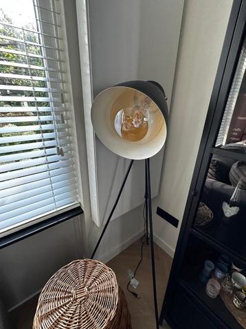 Staande lamp industrieel te koop! beschikbaar voor biedingen