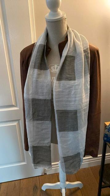 Sjaal grijs geblokt 190 x 80 cm
