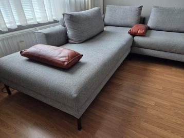 ZGAN Design On Stock Aikon lounge hoekbank kussens stof leer beschikbaar voor biedingen