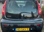 Peugeot 107 1.0 12V 5DR 2011 Grijs, Auto's, Voorwielaandrijving, Stof, Zwart, 4 stoelen