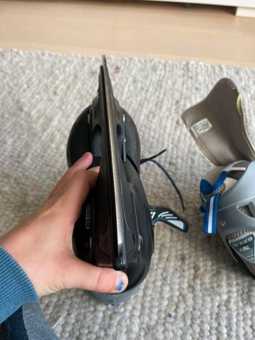 Leuke kinder schaatsen beschikbaar voor biedingen