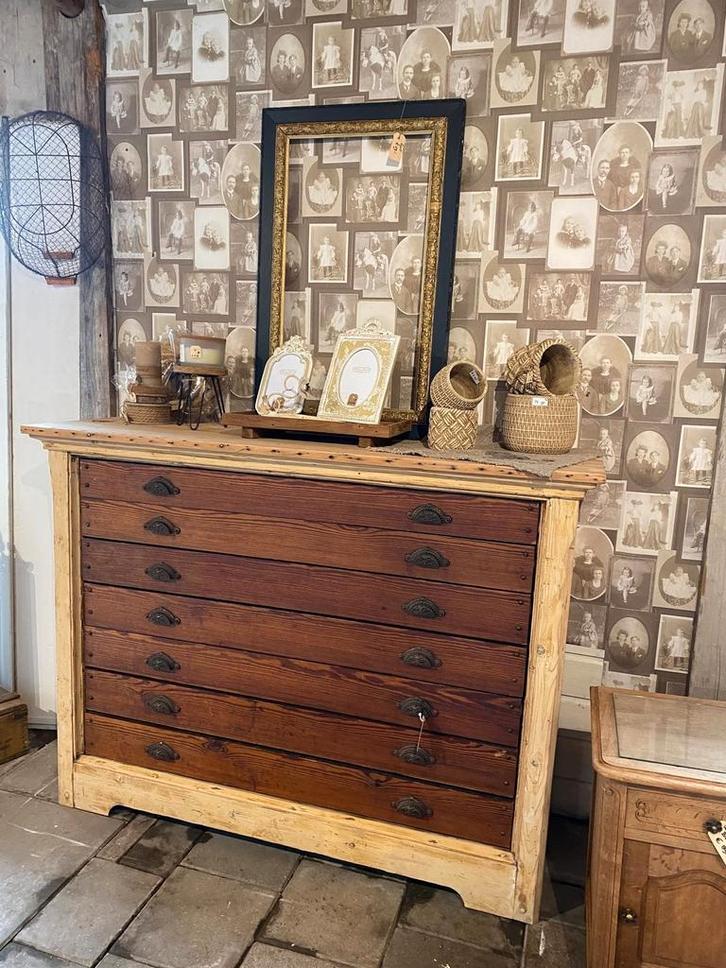 Landelijke kast ladekast uit Franse kerk, Antiek en Kunst, Antiek | Meubels | Kasten, Ophalen