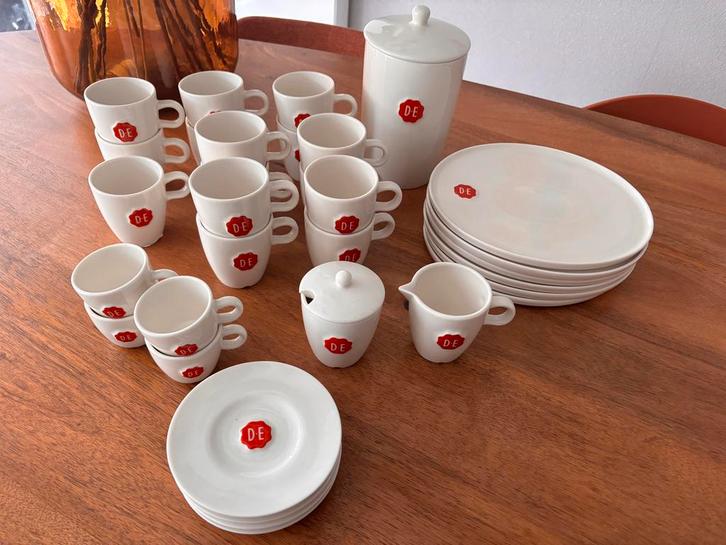 Douwe Egberts Servies – Complete Set, Huis en Inrichting, Keuken | Servies, Zo goed als nieuw, Kop(pen) en/of Schotel(s), Overige stijlen