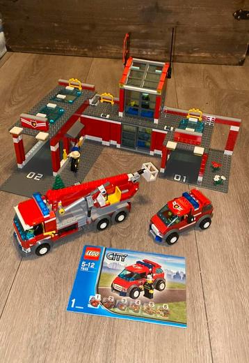 Lego city 7945 brandweerkazerne met boekjes beschikbaar voor biedingen