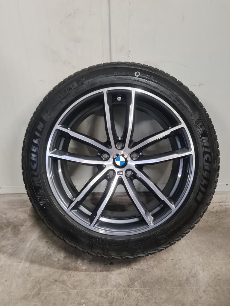 18' BMW 5 Serie G30 G31 Styling 662M met winterbanden, Auto-onderdelen, Banden en Velgen, 18 inch, 245 mm, Banden en Velgen, Personenwagen