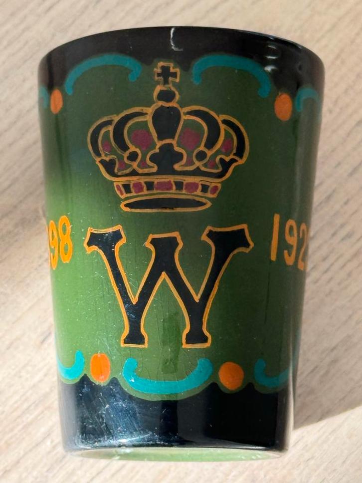 Regina Gouda Jubileum Beker 1898, Antiek en Kunst, Antiek | Keramiek en Aardewerk, Ophalen of Verzenden