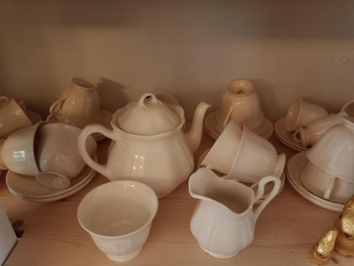 Servies Wedgwood Queens Plain Compleet, Huis en Inrichting, Keuken | Servies, Zo goed als nieuw, Compleet servies, Wedgwood, Porselein