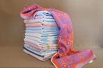 14x handdoek  in nette staat   vintage, Ophalen of Verzenden, Gebruikt, Overige kleuren, Handdoek