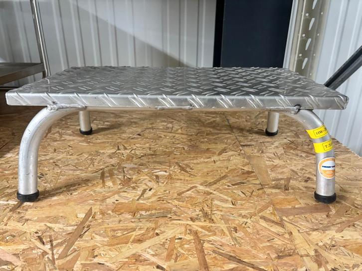 Aluminium caravan / camper opstap | Antislip traanplaat, Caravans en Kamperen, Caravan accessoires, Gebruikt, Ophalen