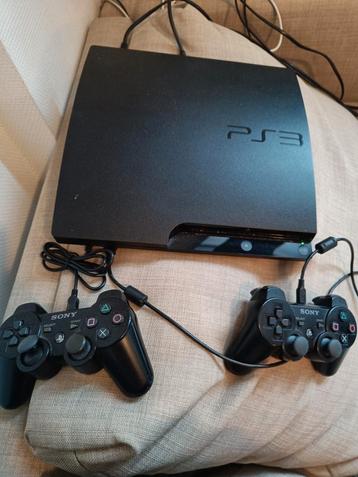 PS3 met 2 controllers en 2 opladers beschikbaar voor biedingen