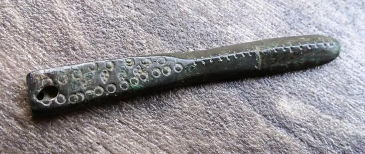 12 - 14 de eeuw Middeleeuwse Bronzen Riemtong Bodemvondst, Antiek en Kunst, Antiek | Overige Antiek, Ophalen of Verzenden