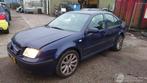 Volkswagen Bora 2002 1.6 16v AZD ERT Blauw LB5N onderdelen