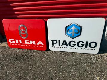 Gilera & Piaggio verzamelbord beschikbaar voor biedingen