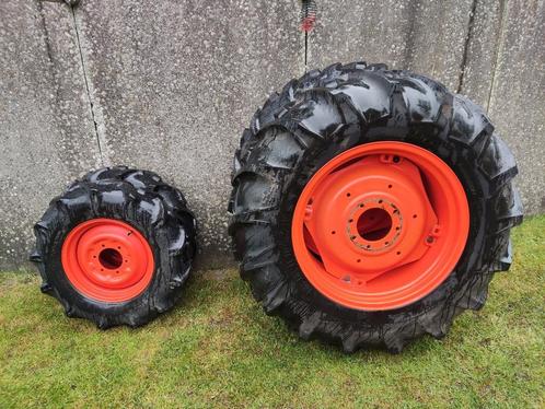 Complete set banden met velg voor een Kubota (midi)tractor, Zakelijke goederen, Agrarisch | Onderdelen | Banden, Velgen en Assen
