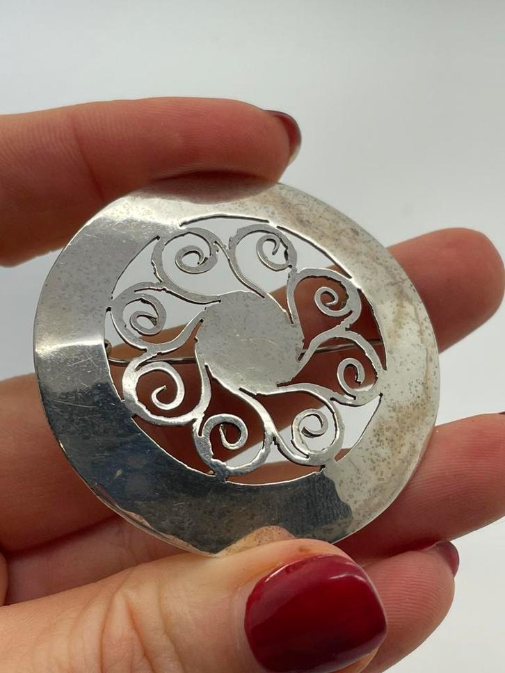 A114 Prachtige zilveren broche Noors ontwerp, Sieraden, Tassen en Uiterlijk, Antieke sieraden, Broche, Zilver, Ophalen of Verzenden