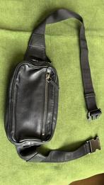 Moncler belt bag model AUDE leder, Sieraden, Tassen en Uiterlijk, Overige merken, Ophalen of Verzenden, Zo goed als nieuw, Leer