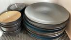 Gezocht: borden van Elena servies Xenos (blauw beige grijs), Huis en Inrichting, Keuken | Servies, Ophalen of Verzenden, Zo goed als nieuw