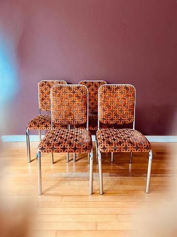 Set 4 Scandinavian retro stoelen beschikbaar voor biedingen