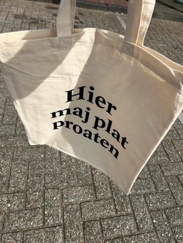 Katoenen Tas Hier Maj Plat Proaten beschikbaar voor biedingen