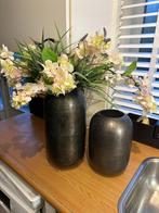 2 PTMD vazen met bloemen, Ophalen of Verzenden, Zo goed als nieuw, Minder dan 50 cm