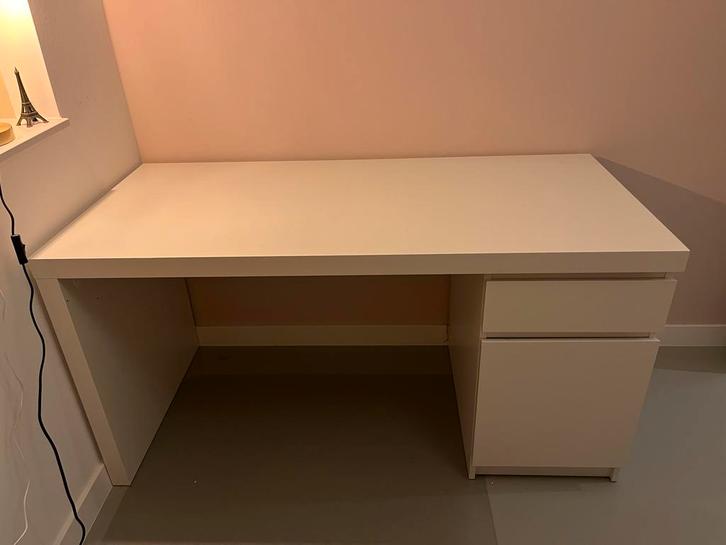 Ikea Malm bureau wit, Huis en Inrichting, Bureaus, Gebruikt, Bureau, Ophalen