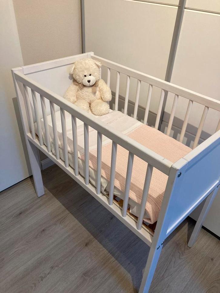 ‘Prenatal’ Houten Babywieg/Co-Sleeper met bodem en matras, Kinderen en Baby's, Babywiegjes en Ledikanten, Zo goed als nieuw, Wieg