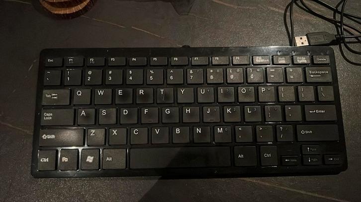 Toetsenborden, Computers en Software, Toetsenborden, Gebruikt, Qwerty, Bedraad, Ophalen of Verzenden