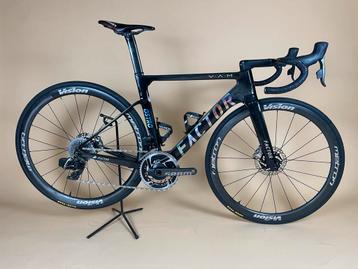 Factor Ostro VAM | SRAM Red eTap AXS | Vision SL45 Racefiets beschikbaar voor biedingen