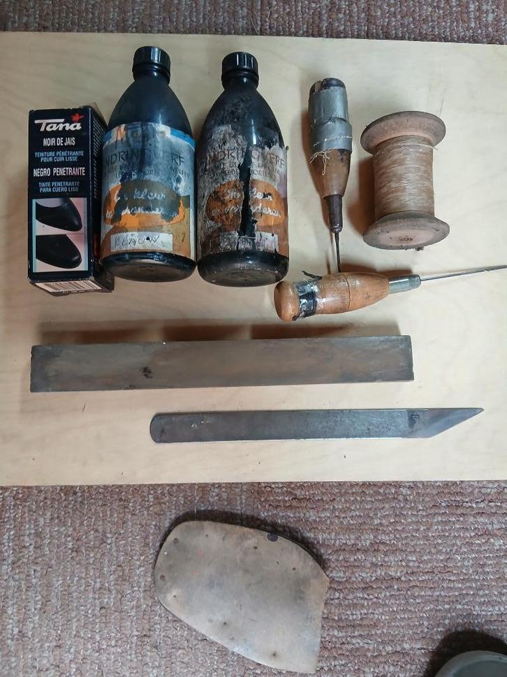 SCHOENMAKKERIJ SPULLEN, Hobby en Vrije tijd, Feestartikelen, Gebruikt, Overige typen, Overige, Ophalen of Verzenden