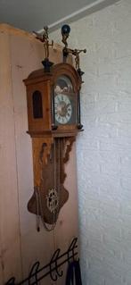 Mooie Friese klok.  I.z.g.s, Antiek en Kunst, Antiek | Klokken, Ophalen of Verzenden