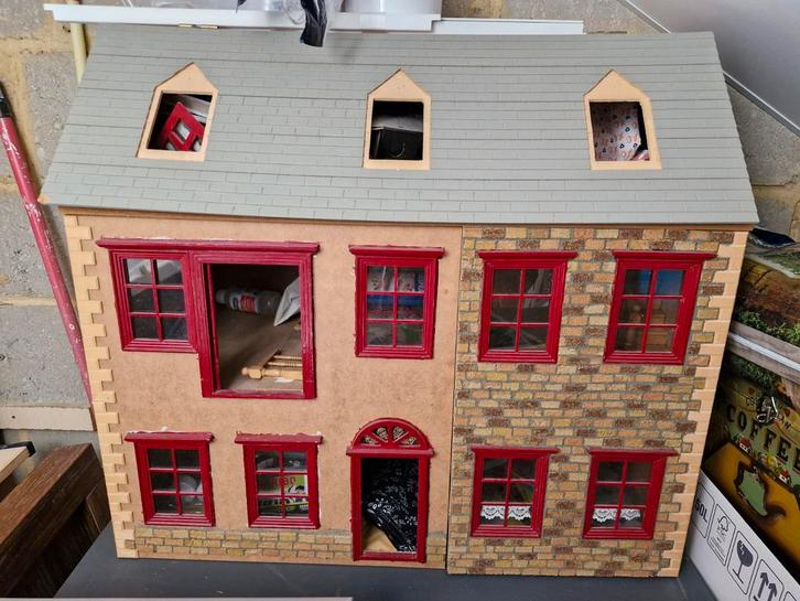 Leuk houten poppenhuis, Verzamelen, Poppenhuizen en Toebehoren, Gebruikt, Poppenhuis, Ophalen of Verzenden