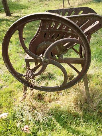 Antieke Hakselaar / Voeder Snijder - Decoratief beschikbaar voor biedingen