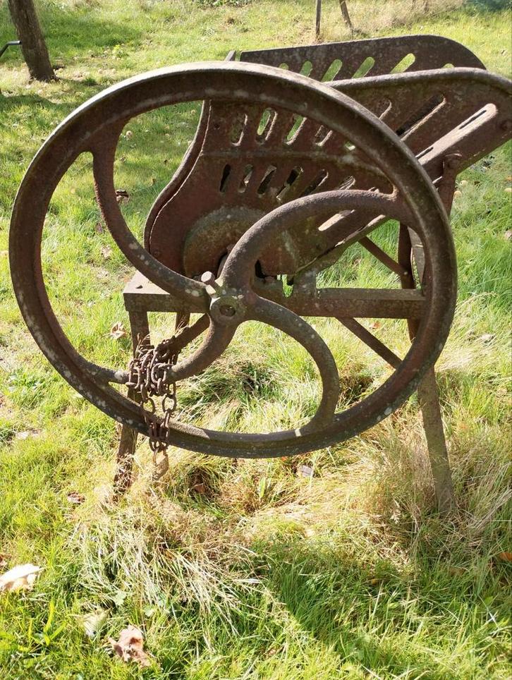Antieke Bietenmolen - Decoratief, Antiek en Kunst, Antiek | Gereedschap en Instrumenten, Ophalen